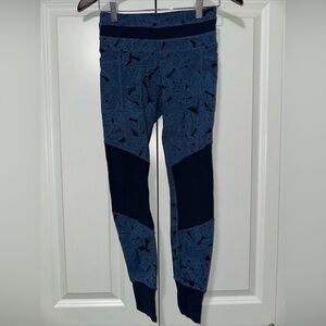 Athleta Women's Excursion Tight Ribbed Leggings Jogger Blue Tropical‎ Size XS